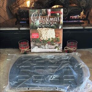 Southern Living dual Christmas Cookbook with Pampered Chef unique brownie pan